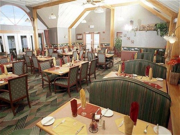Riverside Resort And Conference Centre French Village Restoran gambar